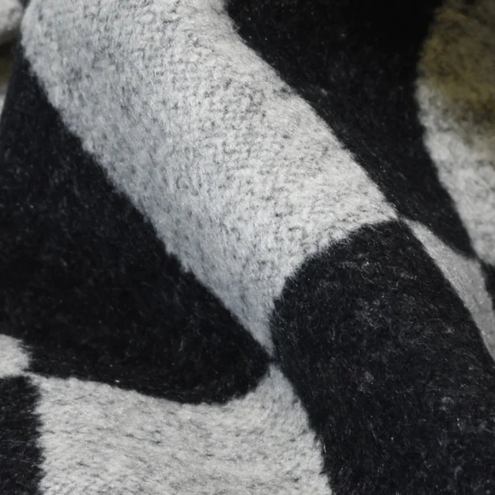 RARE ANTHROPOLOGIE | Checkered Scarf